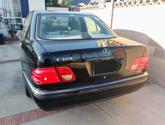 1998 Mercedes E320