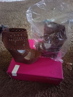 Brand new ShoeDazzle wedges Brown