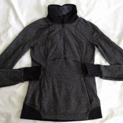 Lululemon Women's Runderful 1/2 Zip Pullover Size M MEDIUM Heathered Black Sweatshirt Top  Shirt