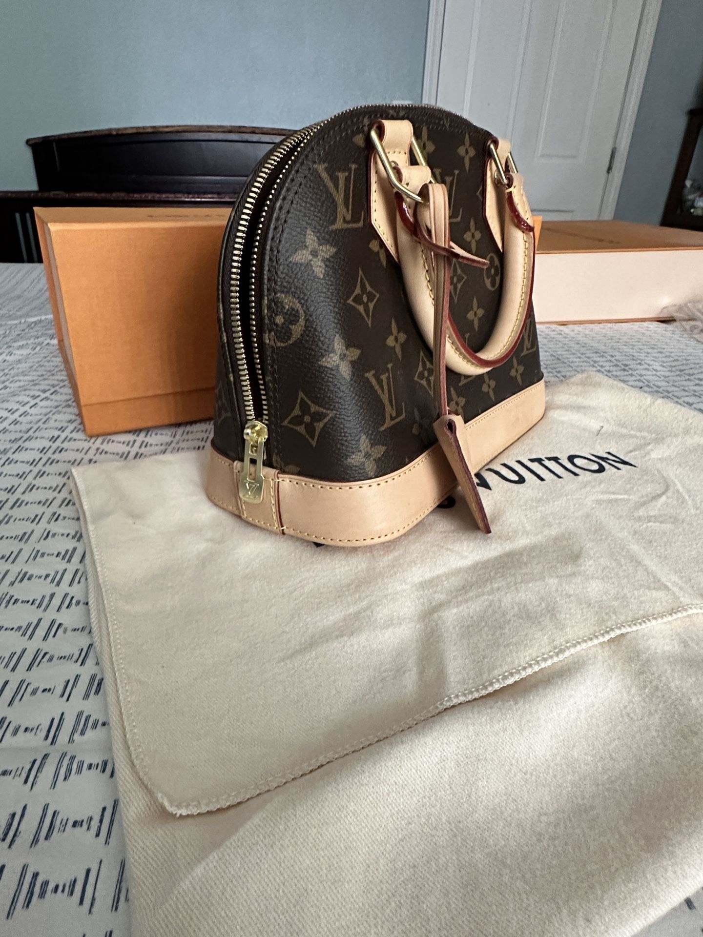 Louis Vuitton Alma Bb for Sale in Tacoma, WA - OfferUp