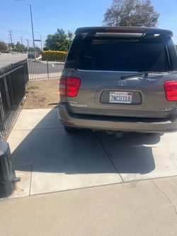 2004 Toyota Sequoia