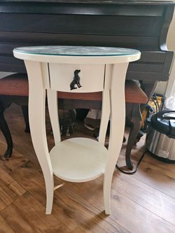 Round Accent Side Table
