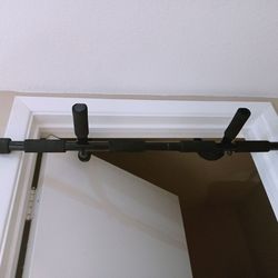Golds Gym Pull-up Bar for Doorway