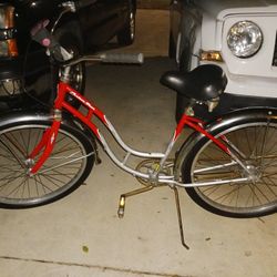 GORGEOUS SCHWINN BEACH CRUISER IN EXCELLENT CONDITION 1ST 45 GETS IT FIRM FINAL PRICE TOOOO THIS 400 BIKE