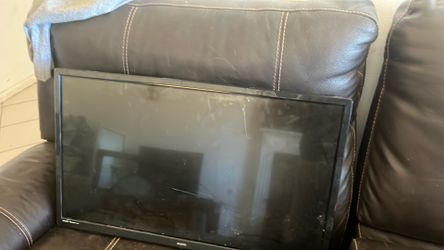 Tv free only good for parts .
