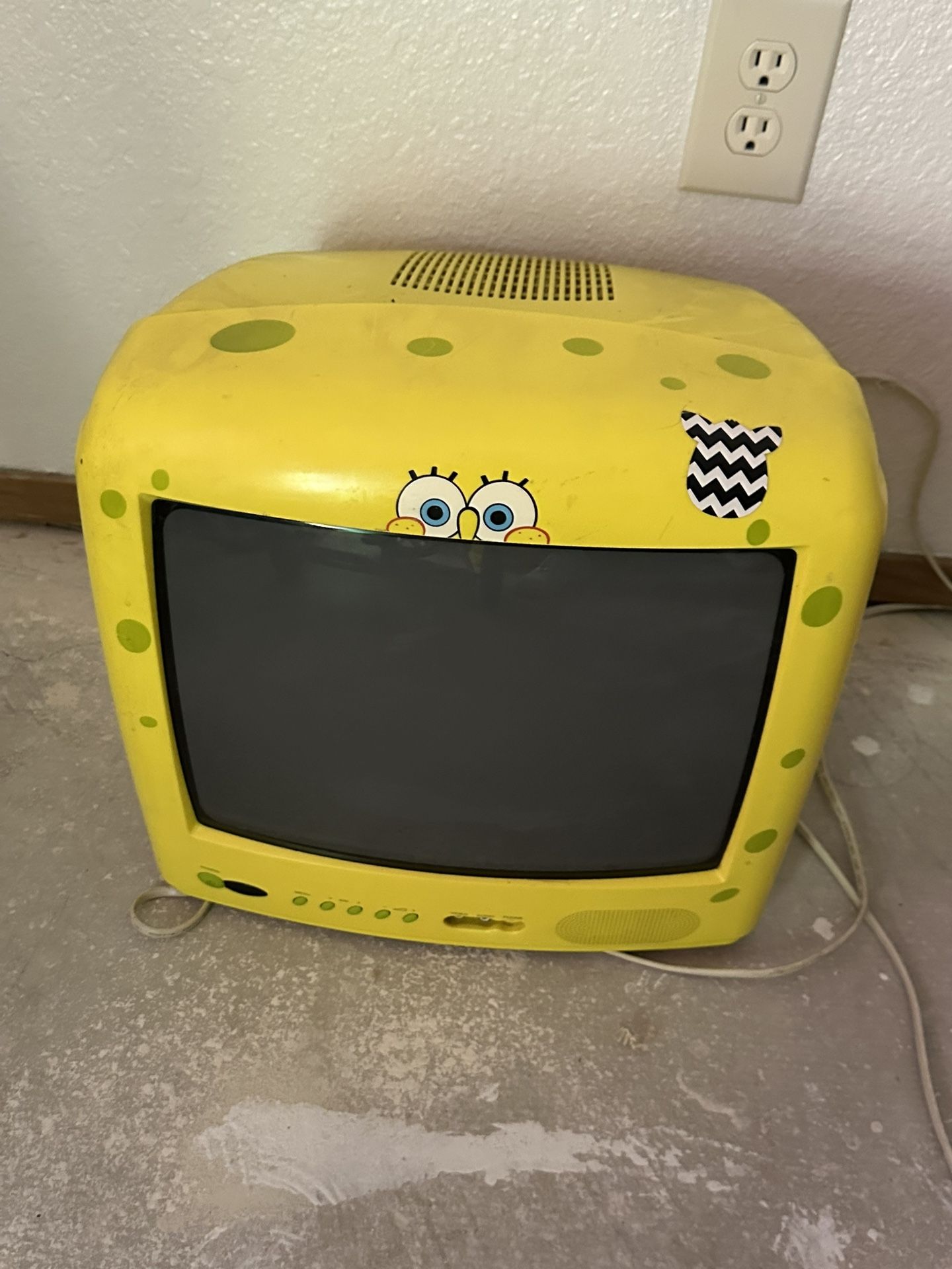 SpongeBob CRT TV with Remote 