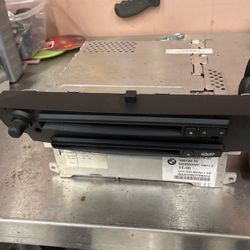 07 BMW 5 Series Head Unit And Wide Display Screen.