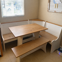 Kitchen Nook DELIVERY AVAILABLE 🚚