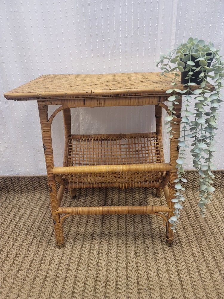 Vintage Rattan Sidetable For Sale 