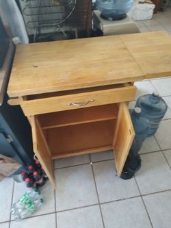 Microwave stand, rolls