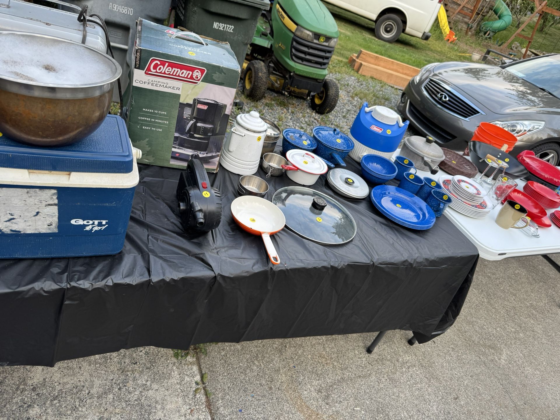 🎉 HUGE Multi-Family Yard Sale – Don’t Miss It! 🎉