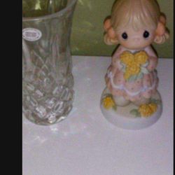 NEW PRECIOUS MOMENTS PORCELAIN FIGURINE WITH A CRYSTAL VASE  YEAR 2000