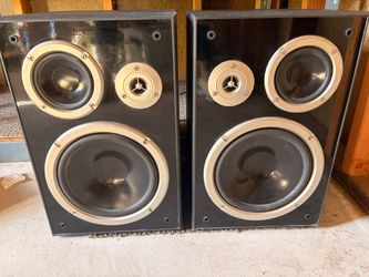 Auvio 40-295 8-Inch 3-Way Bookshelf Speakers