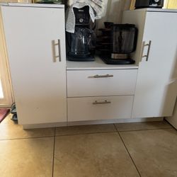 Nail furniture cabinet