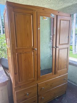 Mueble de madera buenas condiciones