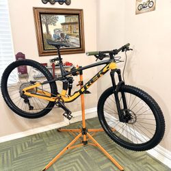 Trek Fuel ex 5 Full Suspension Mountain Bike 29”