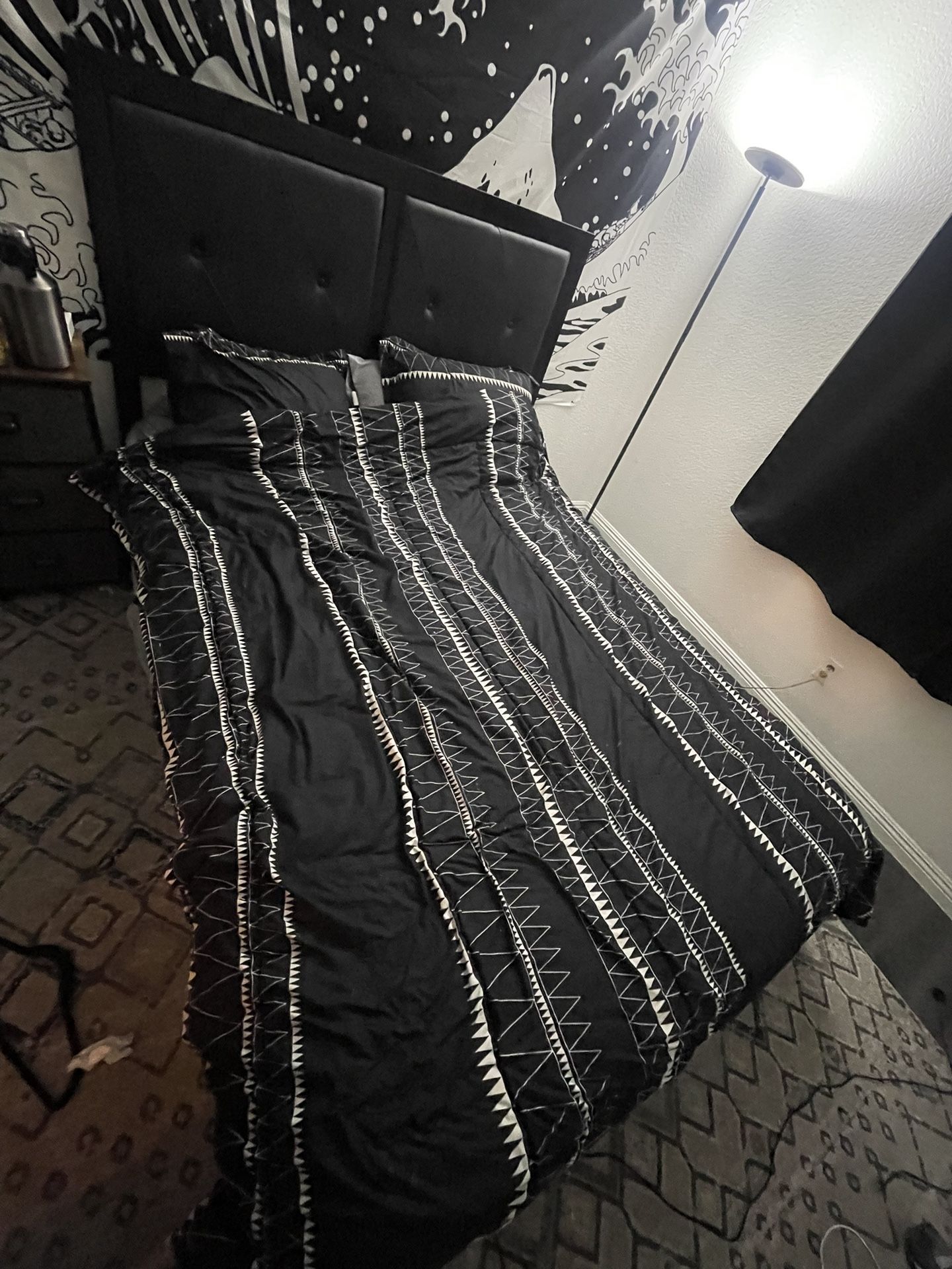 CRAZY GOOD DEAL selling Queen Bed and 40 inch TV for dirt cheap need gone before I move.