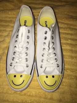 Converse Chuck Taylor All-Star Low Smiley Face White Mens 9 / Womens 11 Shoe