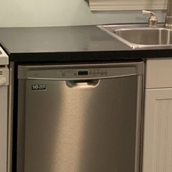 Maytag Stainless Steel Fingerprint Resistant Dishwasher