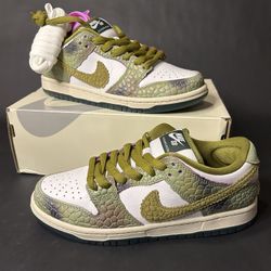 Nike SB Dunk Low Chameleon Men’s 5.5/ Women’s 7