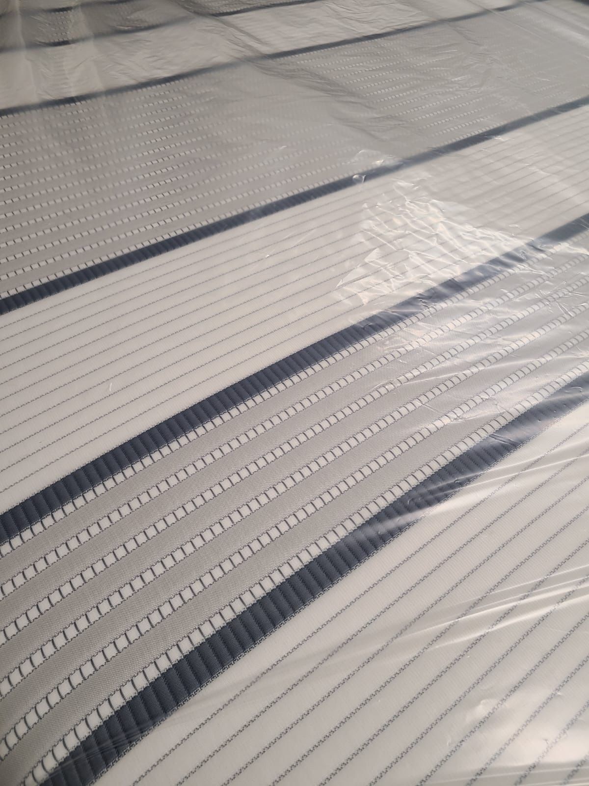 Brand New Mattress Serta Iseries Hybrid 3000 Medium King Size for Sale