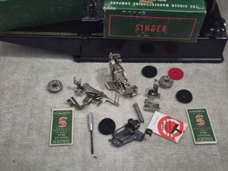 Vintage 1952 Singer Featherweight 222