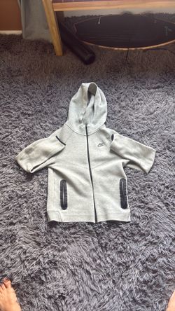 Nike tech hoodie, size youth, extra large