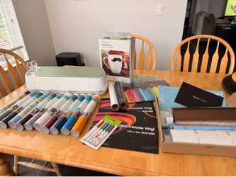 Cricut Maker + Vinyl Bundle