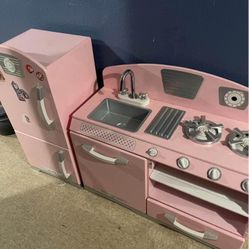 Cute pink retro kids kitchen $130