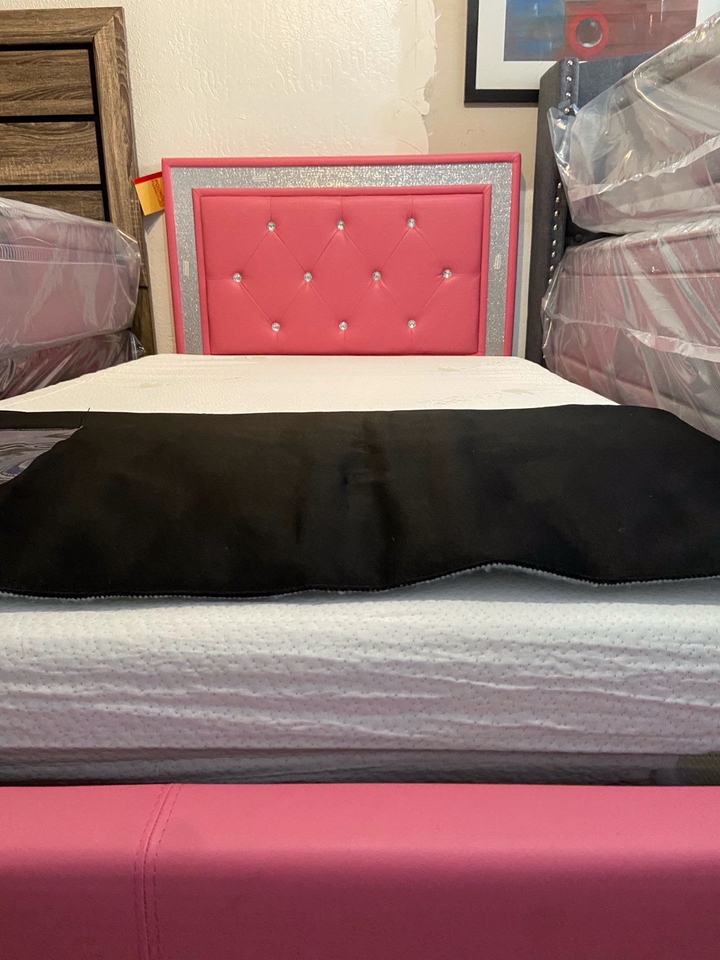 Pink Bed Wth Matresss
