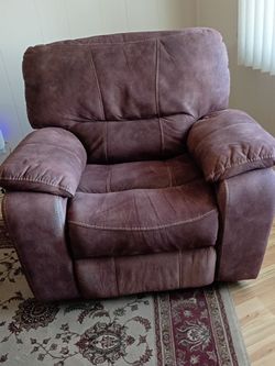 Extra wide glider recliner