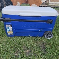 Igloo 110 qt. Glide Ice Chest Cooler