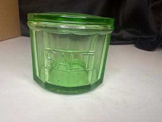 Glass salt container