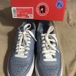 W Nike Court Vision Altar 7/12 Sneakers 