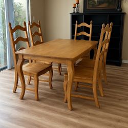 Dining Table & 6 Chairs