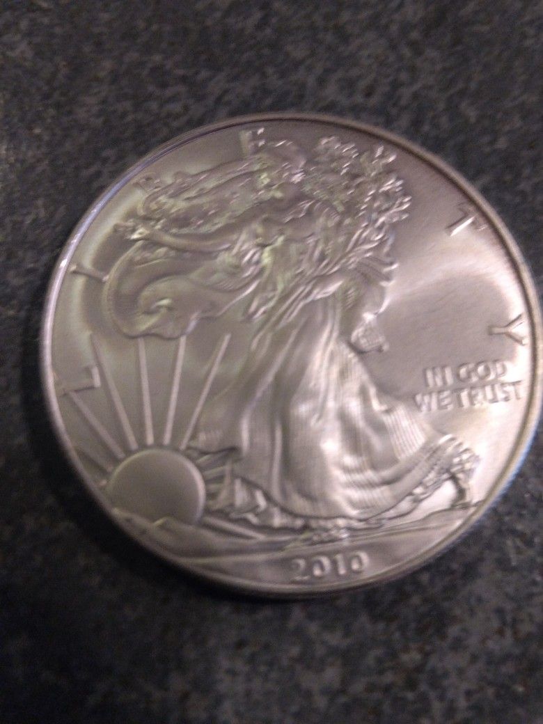 2010 Liberty Walking .999 Silver Dollar