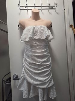pretty white dress size M ,L