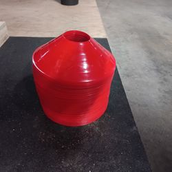 100 Red Cones
