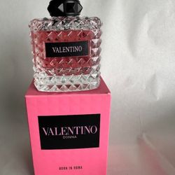 Valentino Donna Born In Roma