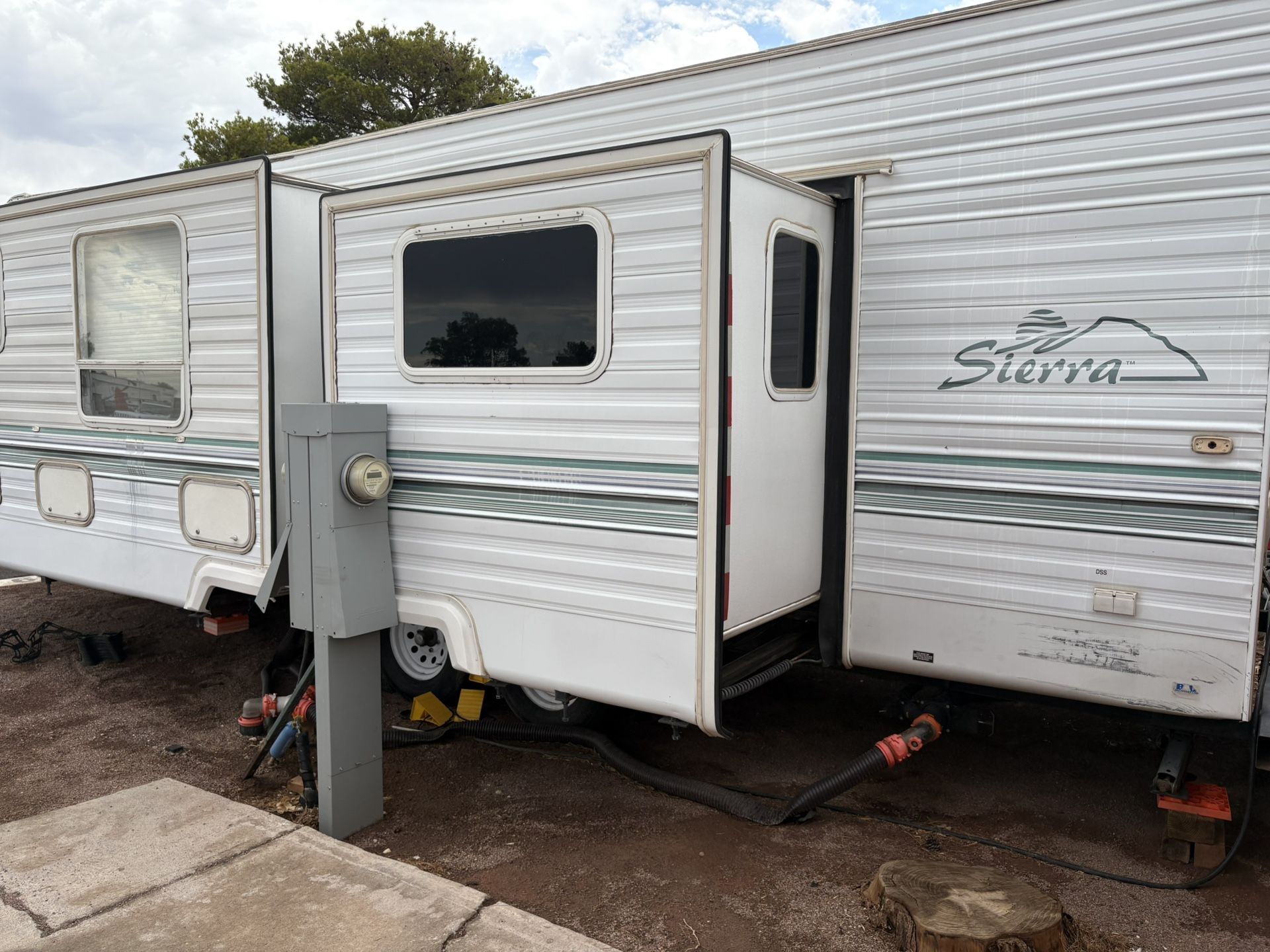 2000 Forrest River Travel Trailer