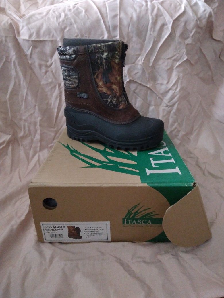 Snow Boots -Itasca - Kids 3- with tags-new -in Box