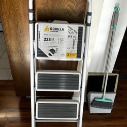 Gorilla Ladders 3 Step Stool