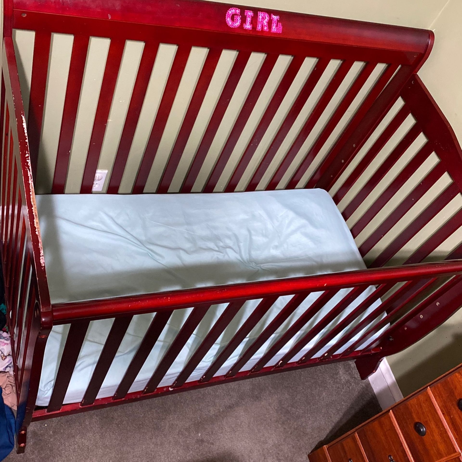 Baby crib & mattress For $60