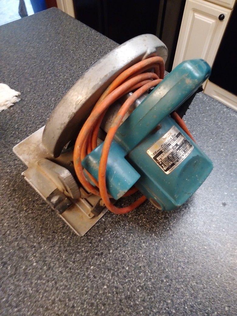 MAKITA. SAW. MOD. 5007 NB. VERY STRONG. FRAMING SAW. 56 BUCKS