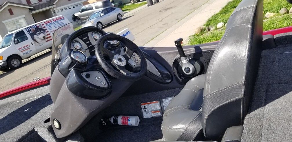 2020 Bass Tracker Pro 175 TXW Engine 75