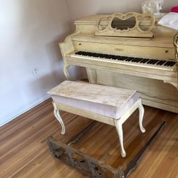 Antique Piano 