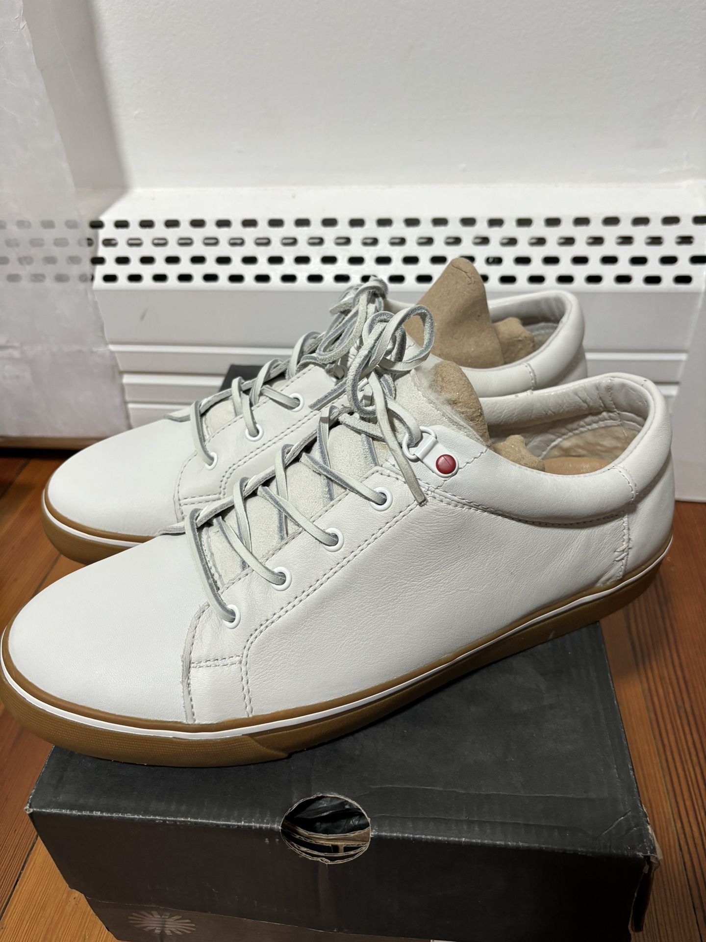 Uggs Men Sneakers Shoes Size 10
