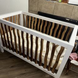 $200 Crib With Table 
