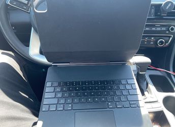 Apple Magic Keyboard 12.9 