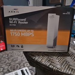 ARRIS Surfboard AC1750 Dual Band Wifi Router